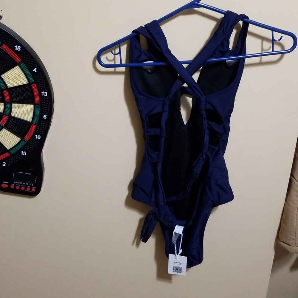 Bikini - Picture 3 of 4